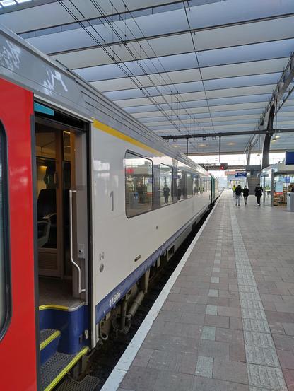 Photo of the international train from Brussels that just arrived.
