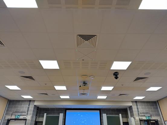 Photo of the K3401 room with a slide from the Nextcloud.